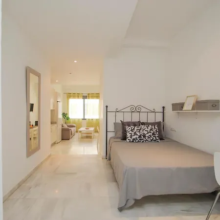 Lovely In The Center - 15m Walk Giralda Appartamento